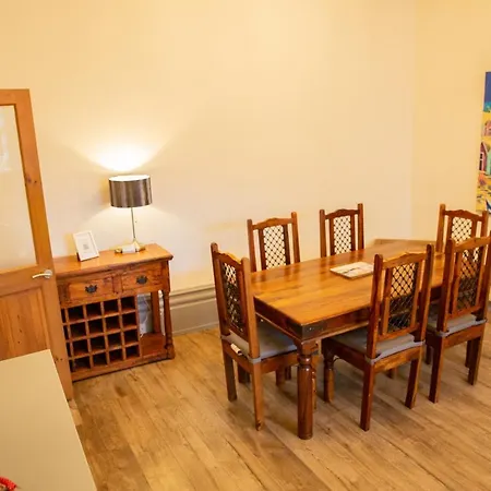 Groveside Lets * Saltburn-by-the-Sea